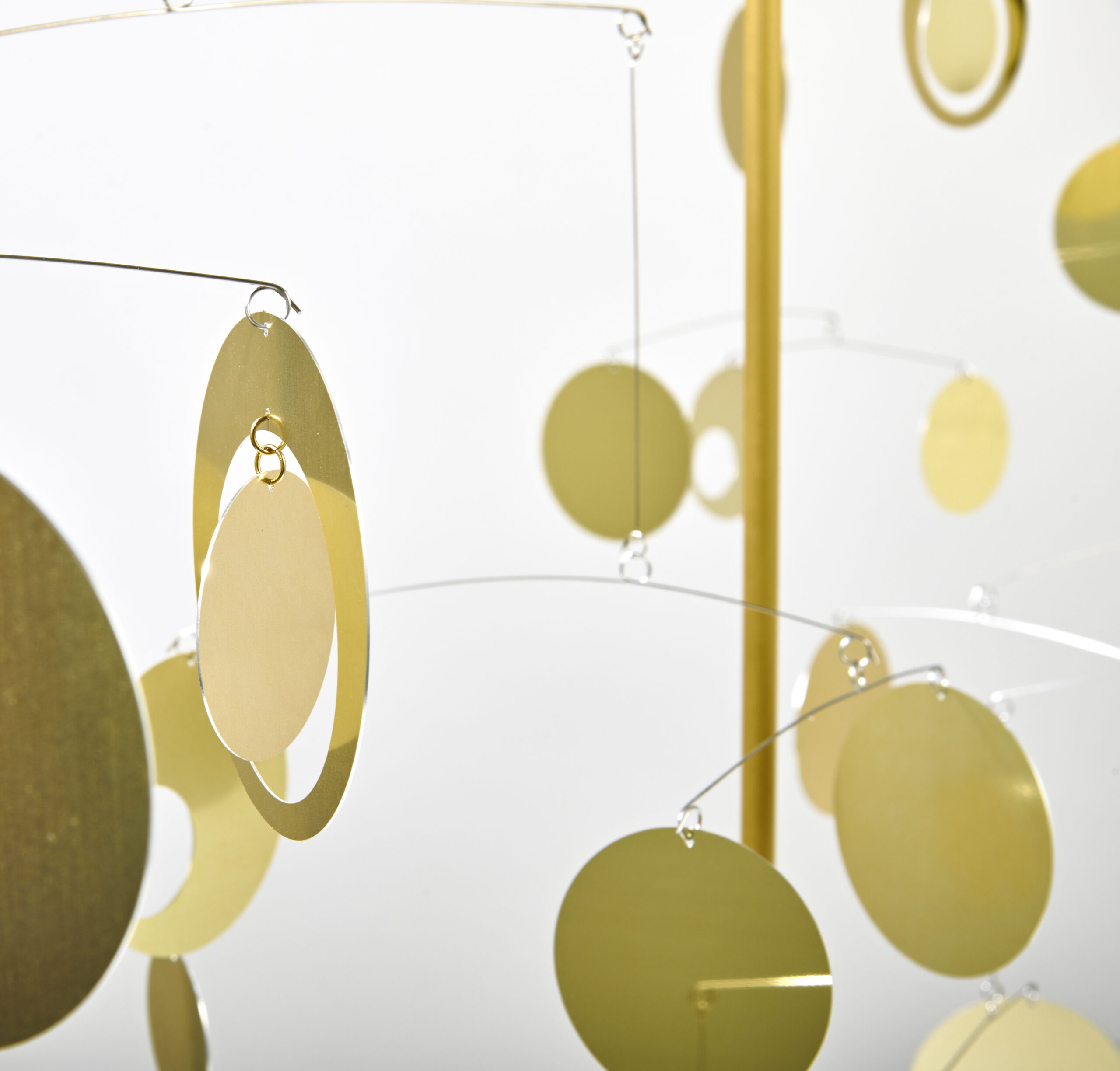 GRAND STABILE AVEC RONDS